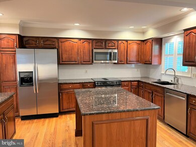 10783 Brewer House Rd, Rockville, MD 20852 - photo 7