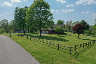 1673 W Country