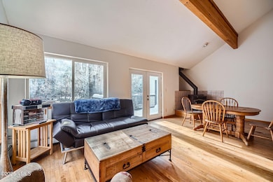 160 Riverside Ct 4 - MLS Sized - 008 - 0