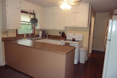 301 14th Ave NE, Jamestown, ND 58401 - photo 4