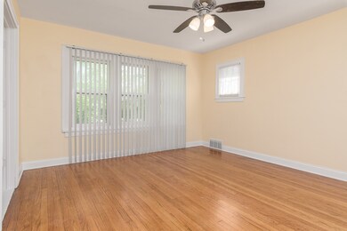 1610 W Monroe St, Waukegan, IL 60085 - photo 7