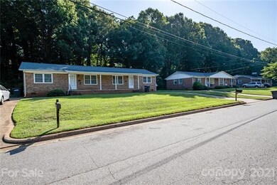 308 Holland Cir, Statesville, NC 28677 - photo 5