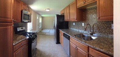 1430 Kings Rd, Carpentersville, IL 60110 - photo 4