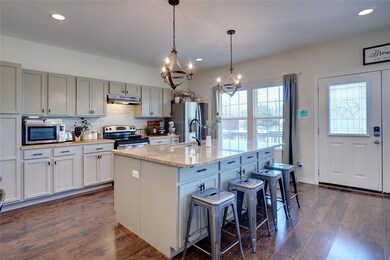 324 Spring Valley Cir, Azle, TX 76020 - photo 2