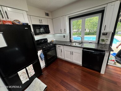 892 Jamesport Dr, Toms River, NJ 08753 - photo 7