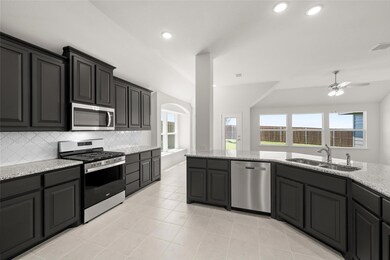 917 Beverly Dr, Cleburne, TX 76033 - photo 5