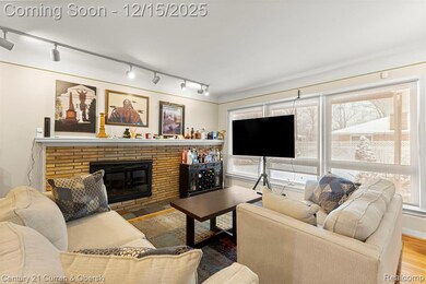 25703 Loch Lomond Dr, Dearborn Heights, MI 48125 - photo 7