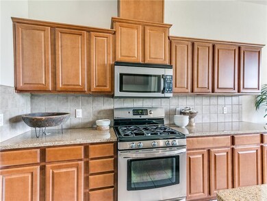 2517 SE 10th St, Moore, OK 73160 - photo 5