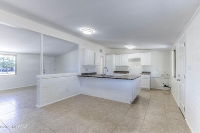 9 Kitchen photo b