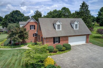 5305 Grandover Pkwy, Greensboro, NC 27407 - photo 4