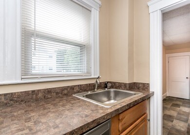 36 Bennett St unit 1, Waltham, MA 02453 - photo 6