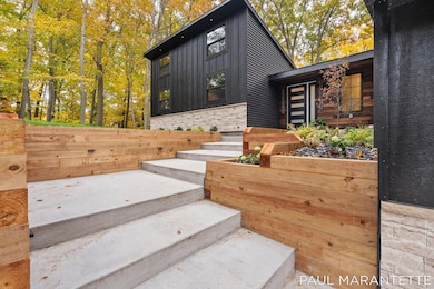 9421 Lakeview Ct, West Olive, MI 49460 - photo 5