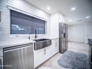 1034 E Topeka Dr, Phoenix, AZ 85024 - photo 6