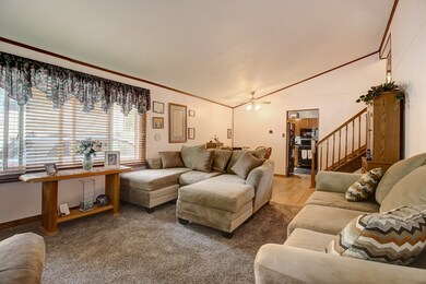 1027 Tacoma St, Carpentersville, IL 60110 - photo 5