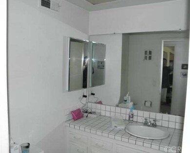 Hallway full bath
