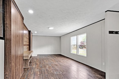 110 Holly Dr, Covington, VA 24426 - photo 5