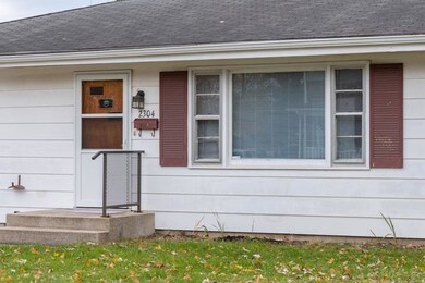 2304 Pleasant Plain Ave, Elkhart, IN 46517 - photo 2