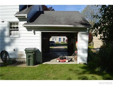 665 Barrally St, North Tonawanda, NY 14120 - photo 4