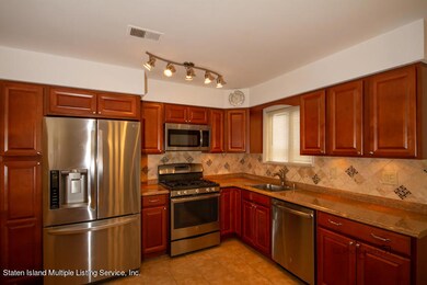 RE_Listing_360_RollingHillGreen_2021_IMG