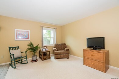 8 Tompion Ln, Saratoga Springs, NY 12866 - photo 5