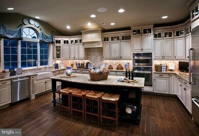 0 Weybridge Square unit 1004587624, Ashburn, VA 20148 - photo 2