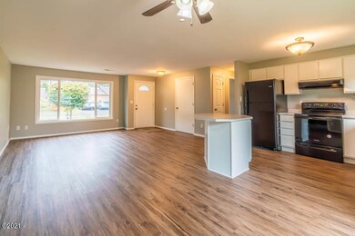 1118 SW 11th St, Lincoln City, OR 97367 - photo 3