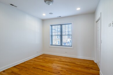 2709 W Glenlake Ave unit 1, Chicago, IL 60659 - photo 5