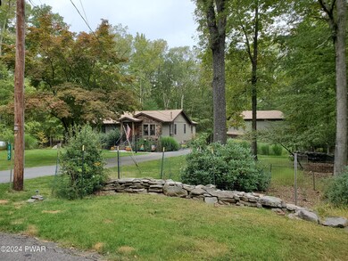 185 Laurel Cir, Hawley, PA 18428 - photo 2