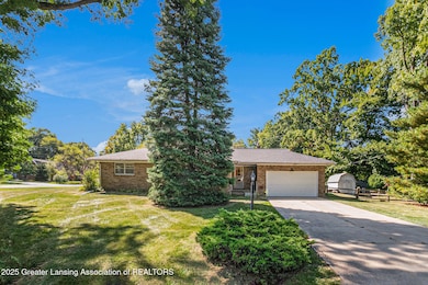 1606 Forest Hills Dr, Okemos, MI 48864 - photo 2