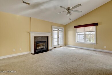 3909 Rounding Bend Ln-large-006-021-P583