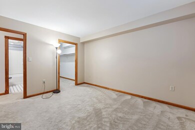 10724 West Dr unit 104, Fairfax, VA 22030 - photo 7
