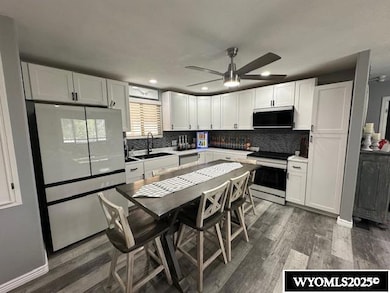 560 Hillcrest Way, Green River, WY 82935 - photo 6