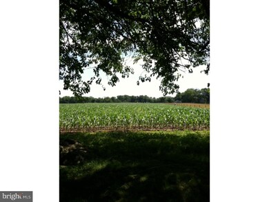 460 Berkshire Dr, Souderton, PA 18964 - photo 4