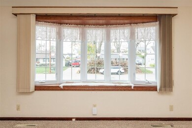 1241 20th St SW, Cedar Rapids, IA 52404 - photo 4