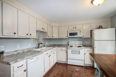 26 Fairway Rd unit A, Londonderry, NH 03053 - photo 3