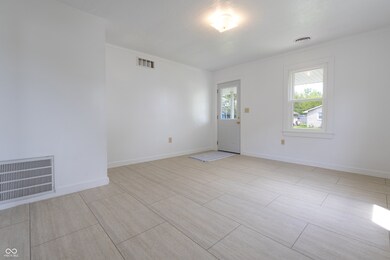 52 N Ross St, Columbus, IN 47201 - photo 5