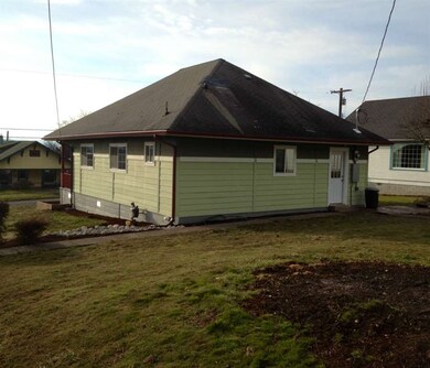 1082 SE Washington Ave, Chehalis, WA 98532 - photo 4