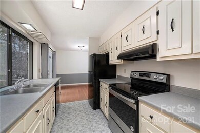 Kitchen Features New and Newer Appliances