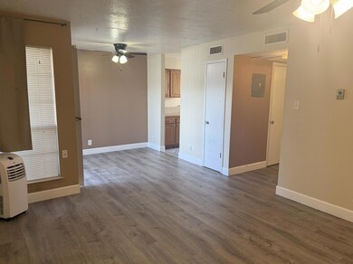 4601 Carlisle Blvd NE unit H-5, Albuquerque, NM 87109 - photo 2