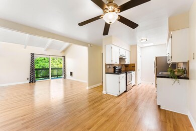 Kitchen & living - 37 Dearborn Pl 72