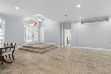6-web-or-mls-76 Woodlawn Dr-6