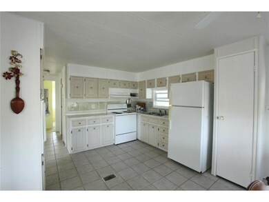 919 Hawthorn Cir, Sebastian, FL 32976 - photo 3