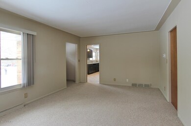 1350 Leffingwell Ave NE Grand-large-004-