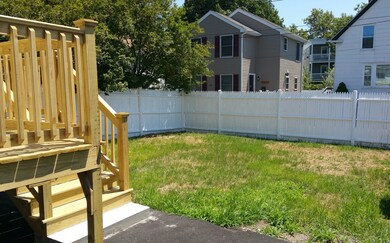 40 Elizabeth St, Lynn, MA 01905 - photo 2