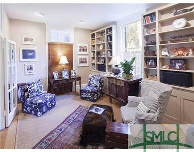 Studio/Study/Office.