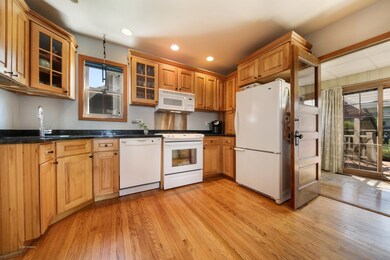 130 N Oak St, Elmhurst, IL 60126 - photo 4