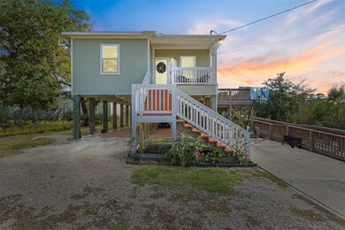 9810 Oak Leaf Dr, Baytown, TX 77521 - photo 4