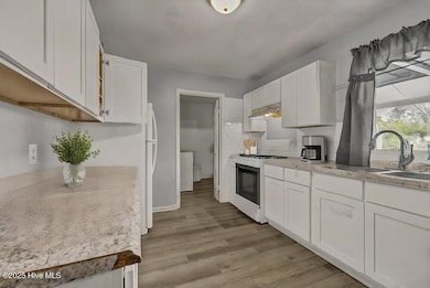 1113 E Stewart Cir, Wilmington, NC 28405 - photo 5