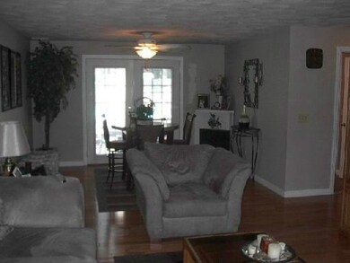 6 Garden Hills Ct, Cranston, RI 02920 - photo 4