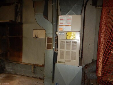 850 Pasadena Ave, Sheffield Lake, OH 44054 - photo 6